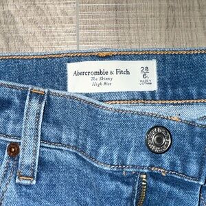 Abercrombie & Fitch Skinny High Rise